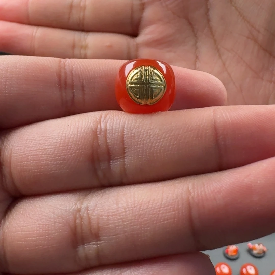 南红玛瑙18K金镶嵌老型13.8*12.6mm