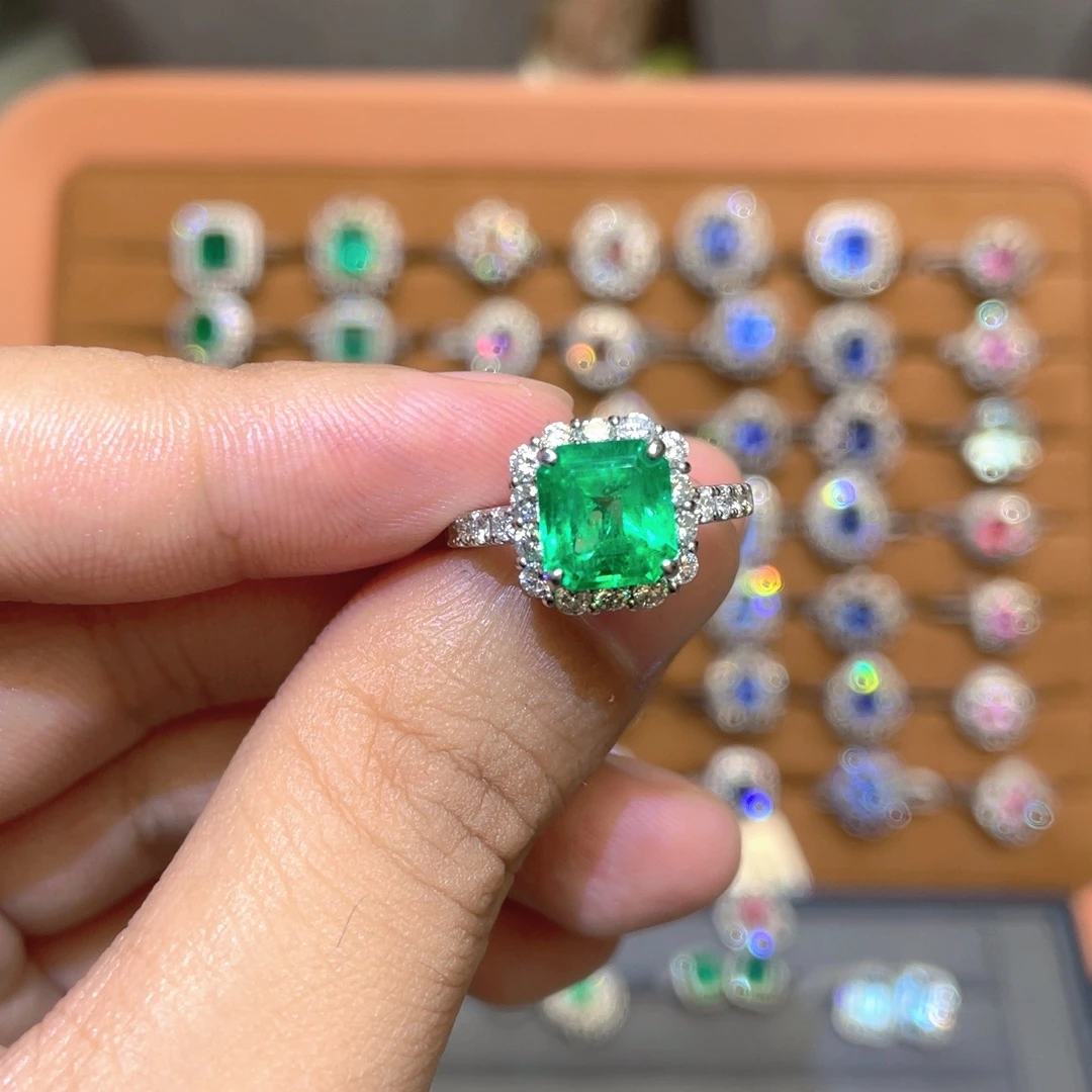 铂Pt900镶嵌祖母绿戒指2.33ct 哥伦比亚