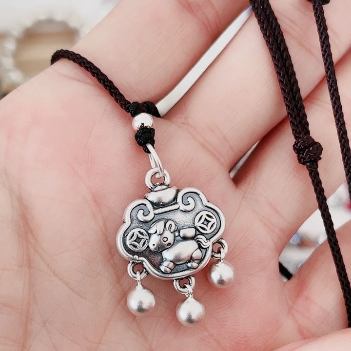 珐琅吊坠足银如意锁