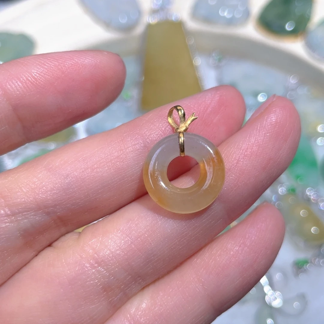 翡翠颈饰18K金镶嵌翡翠