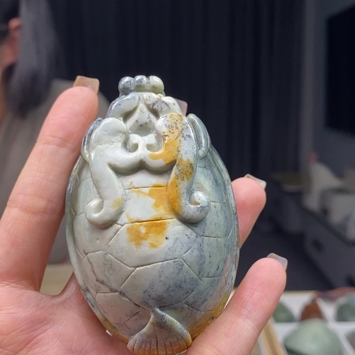 岫岩河磨玉（透闪石质玉）颈饰未镶嵌