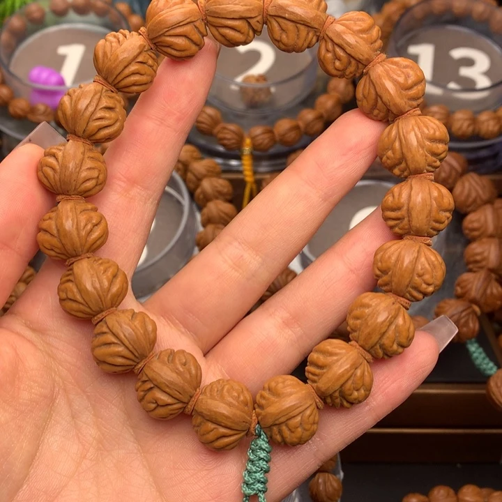 桃核吊坠小金蝉16尺寸，偏远地区不包邮