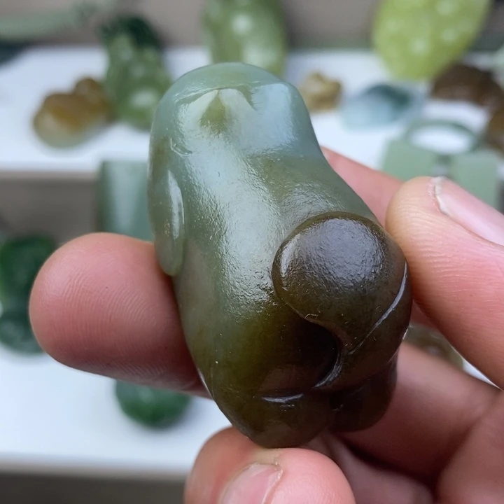 和田玉（糖玉）未镶嵌颈饰