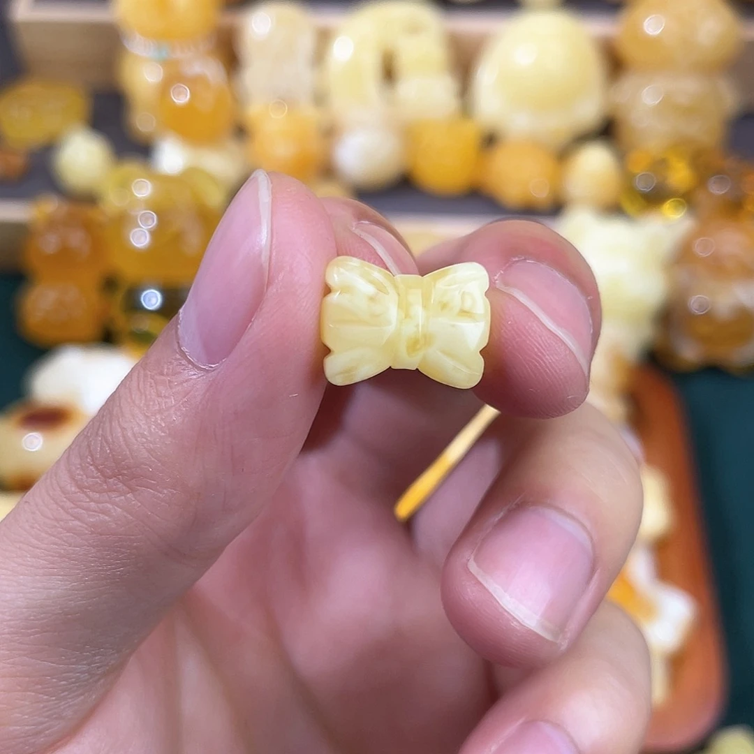 琥珀裸石未镶嵌蜜蜡