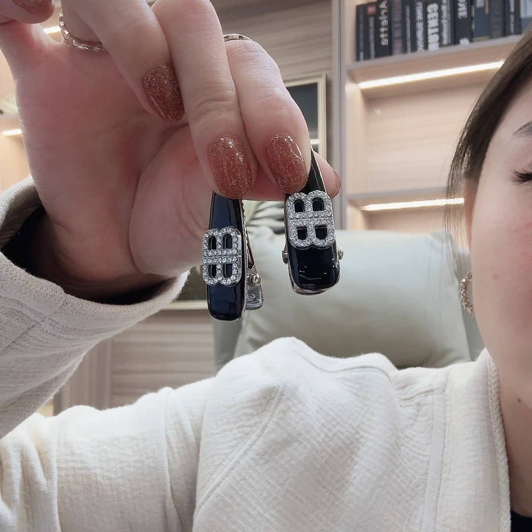 哈哈好家伙你这两三黑呢吧不