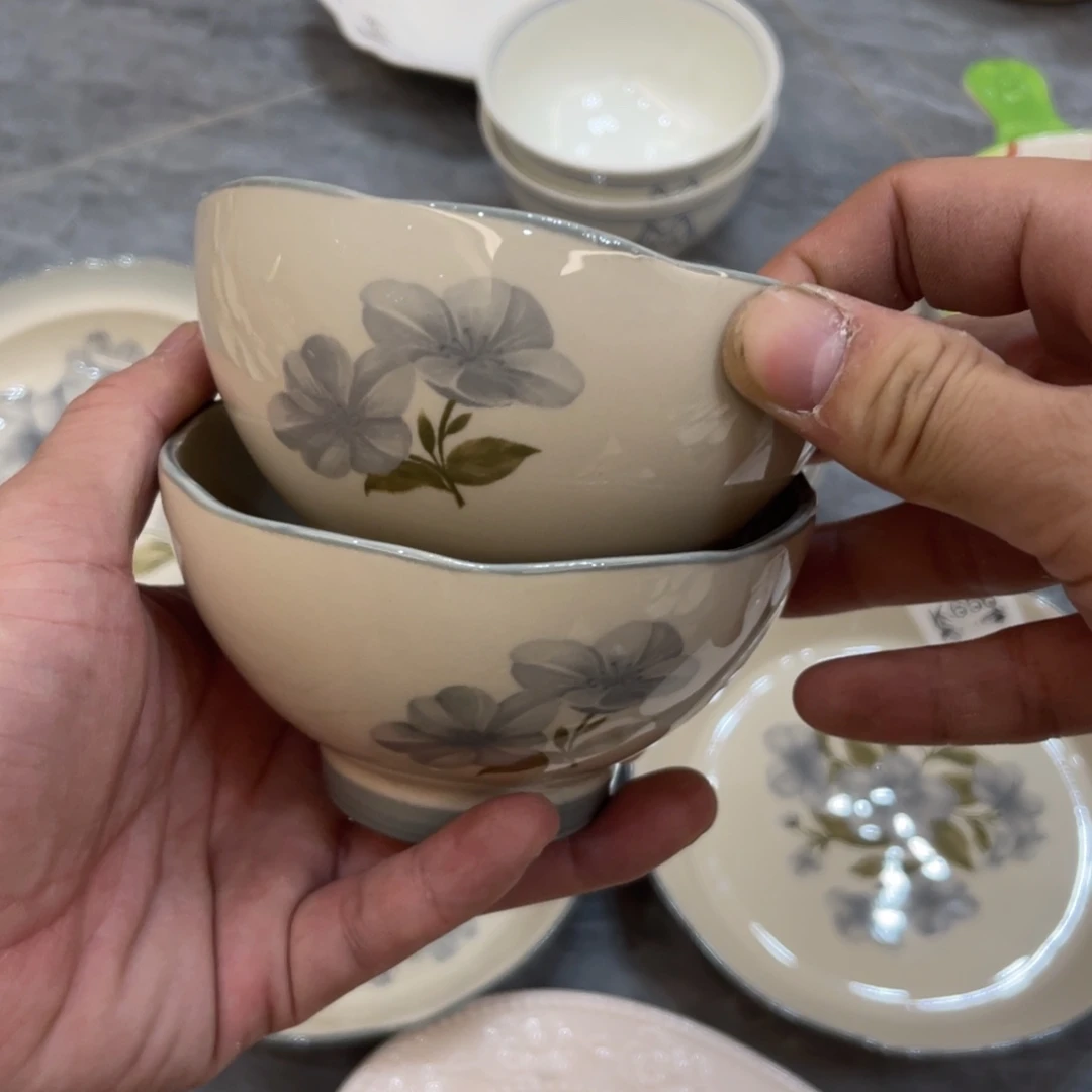 陶瓷微瑕餐具介意勿拍，满18飞！