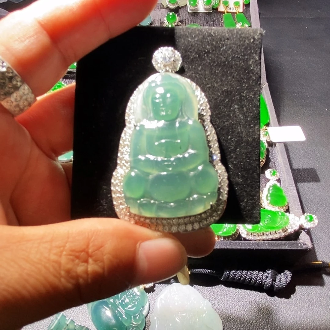 翡翠未镶嵌吊坠(赠链)A货翡翠12
