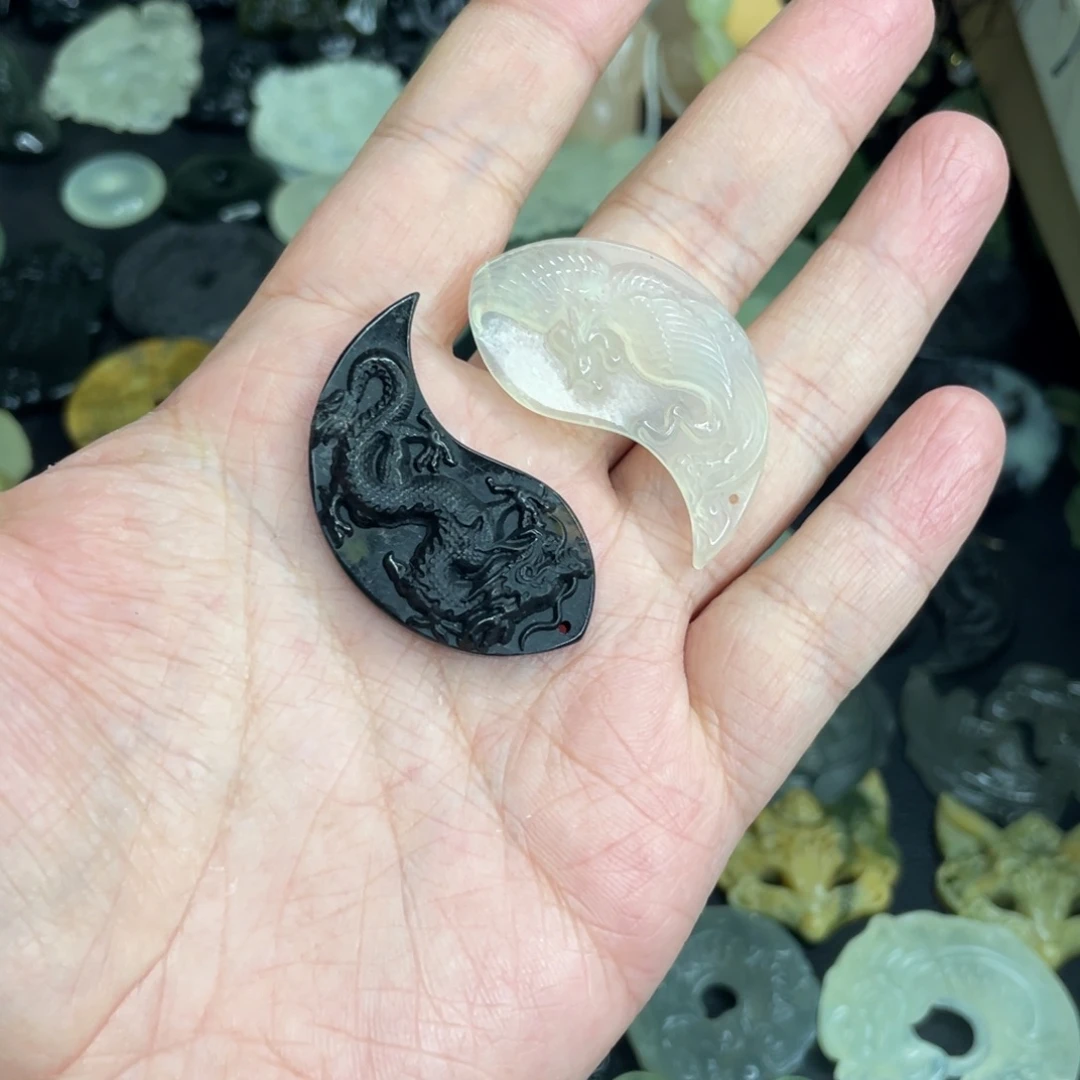 深***光岫玉未镶嵌颈饰龙凤