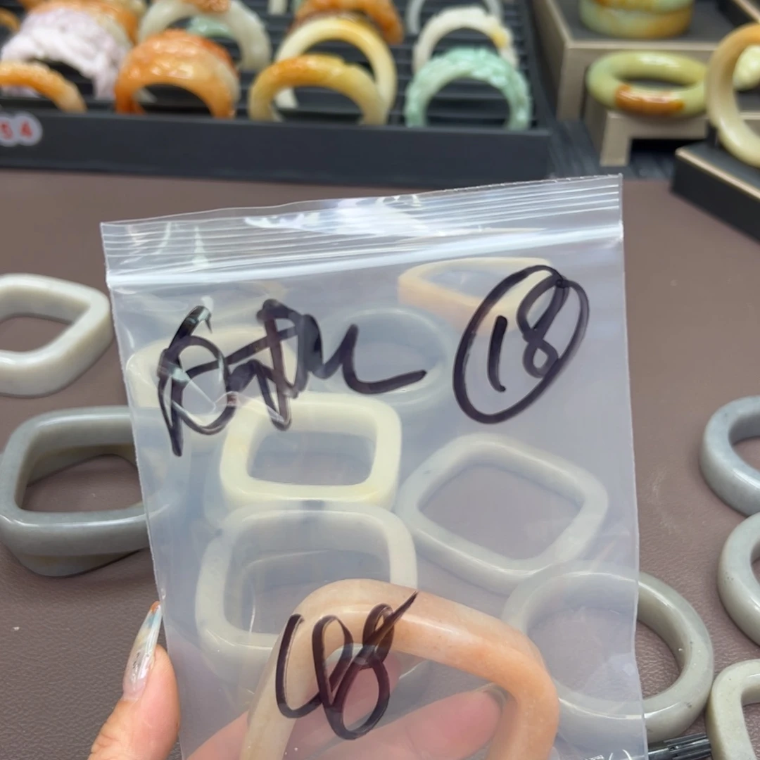 石英质玉手镯未镶嵌白**淘