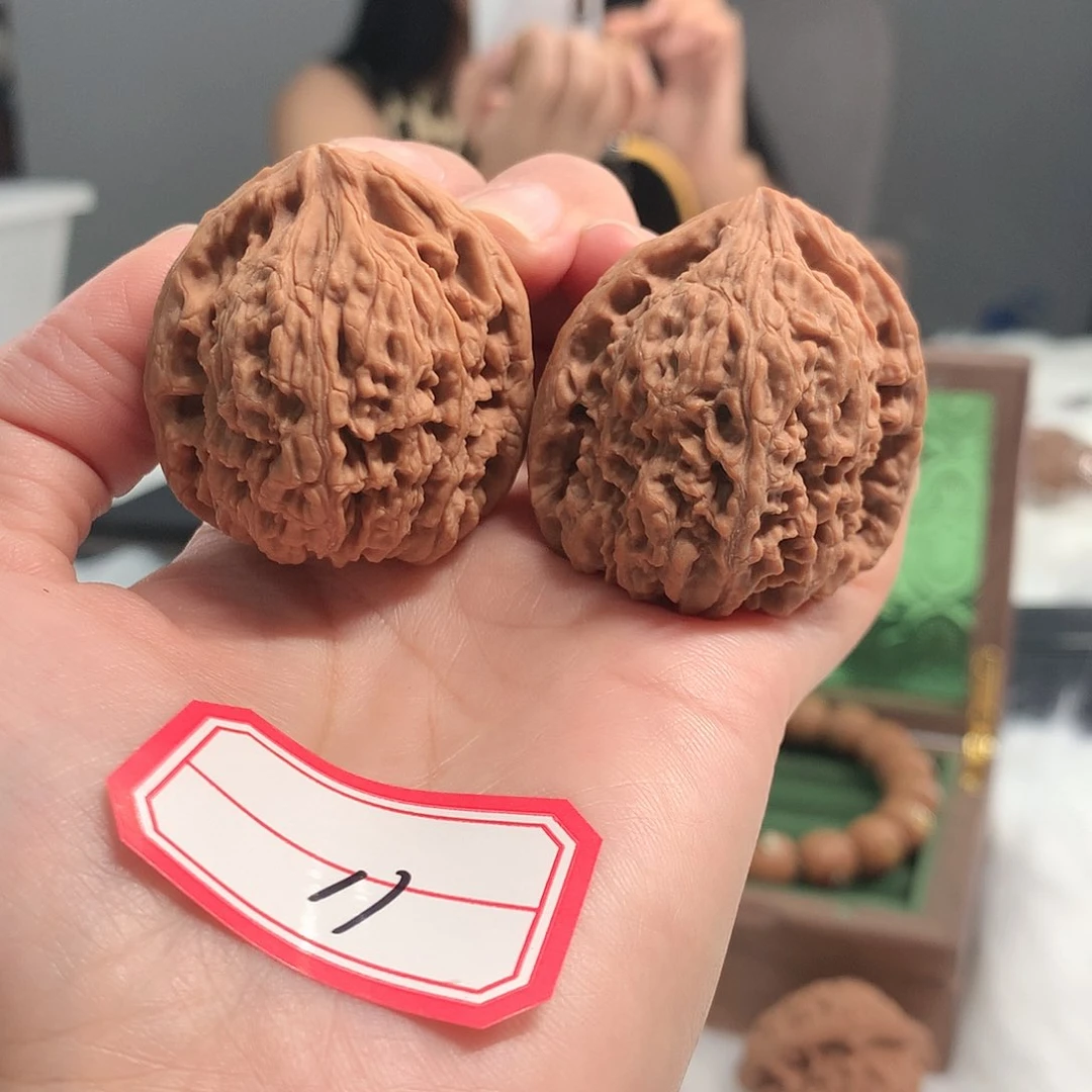 【闪购商品】文玩核桃吊坠拉丝南疆 38尺