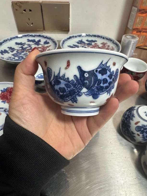 景德镇手工绘青花釉里红桃花鳜压手杯（超7天无理由售后不退换）