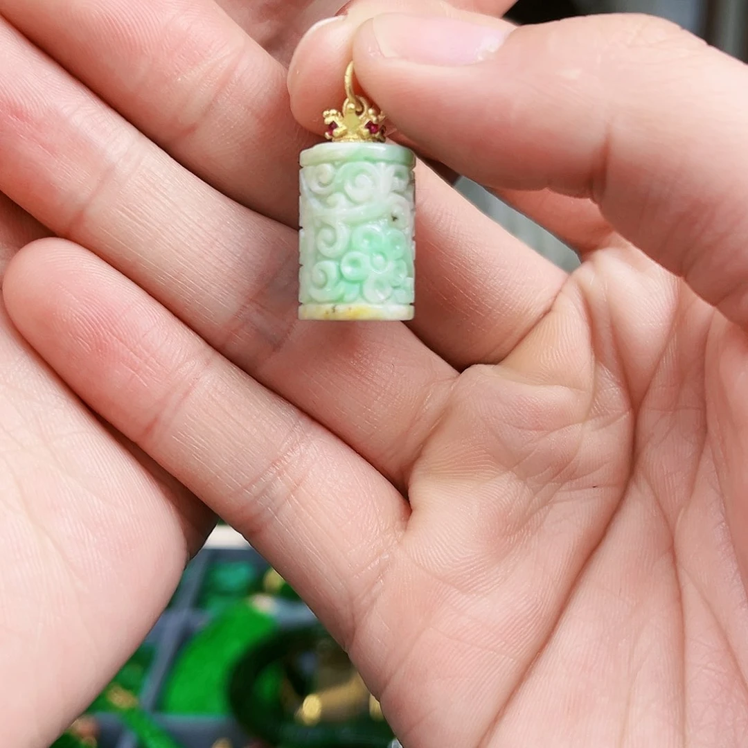 翡翠颈饰未镶嵌吊坠