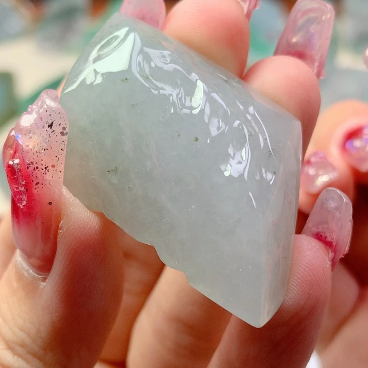 颈饰未镶嵌翡翠好