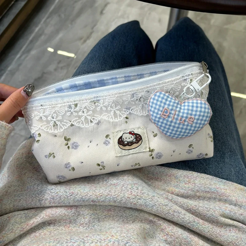 可爱kitty碎花笔袋新款简约高颜值ins少女心学生大容量文具盒FFH