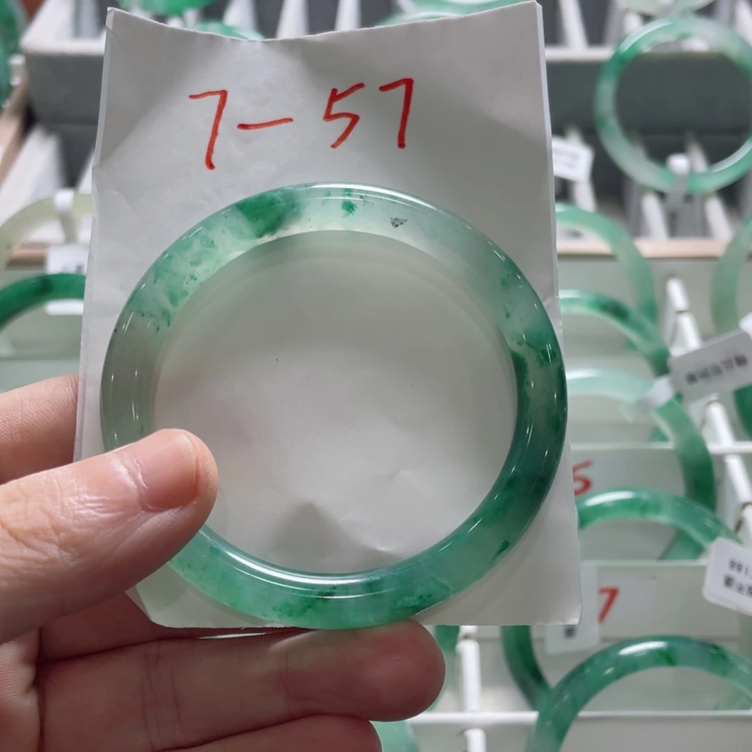 植***）未镶嵌手镯石英质玉（非洲翠）7-57