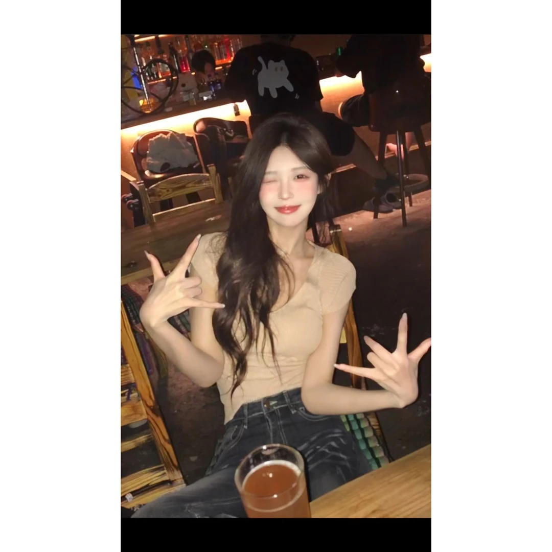 夏季新款修身显瘦针织衫女装辣妹纯欲v领短袖打底上衣打底衫短款