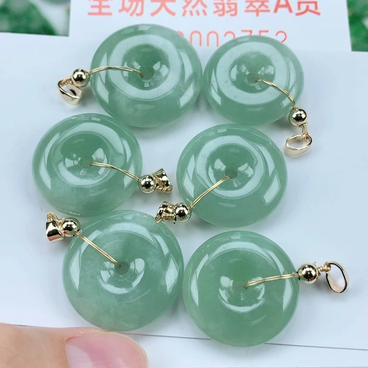 翡翠挂件未镶嵌多样性发其1