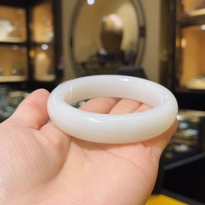 和田玉手镯未镶嵌55#69.9g