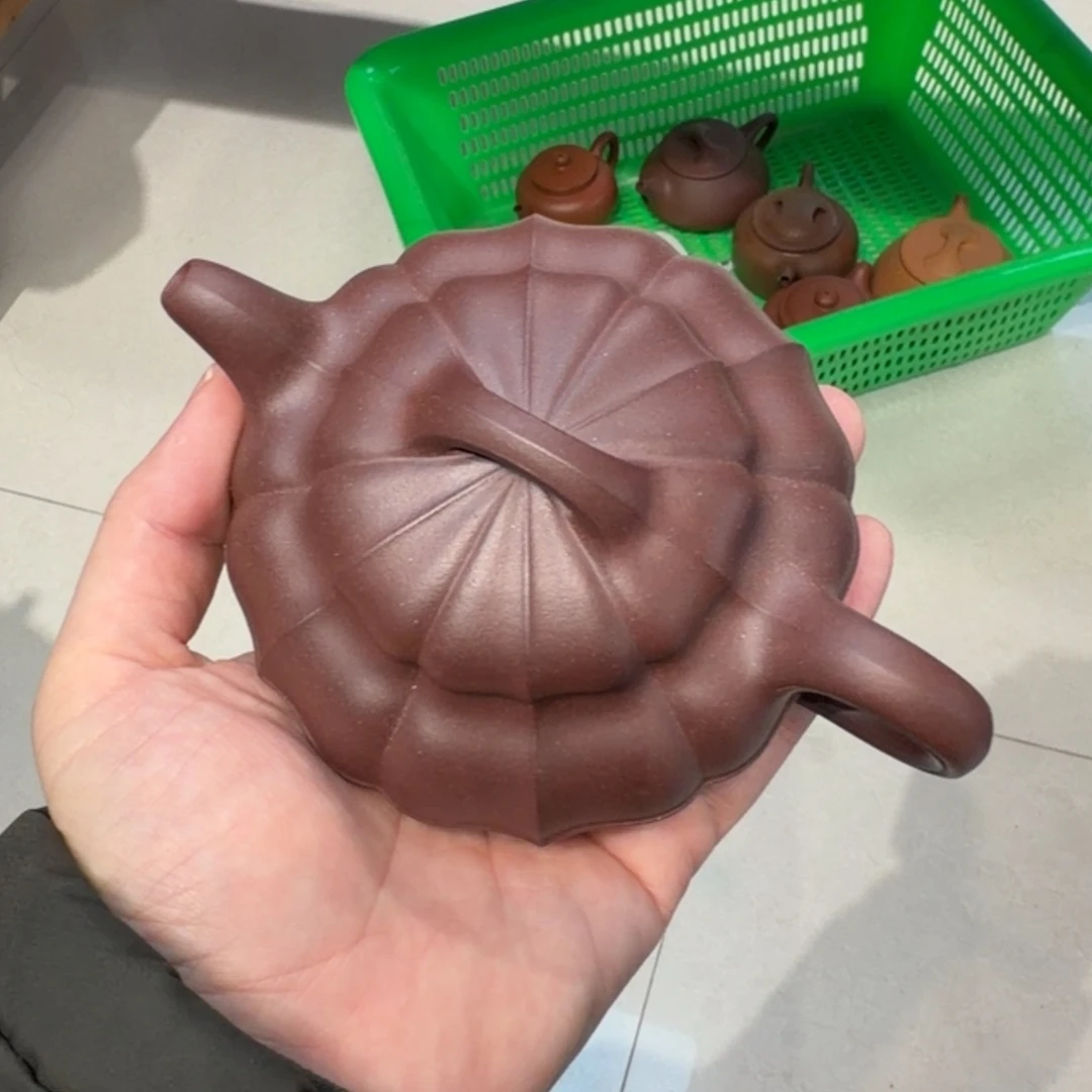 茶杯紫砂微瑕的壶