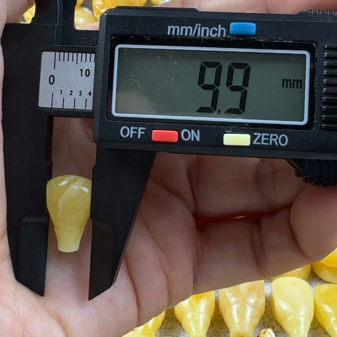 高***巾蜜蜡未镶嵌裸石25