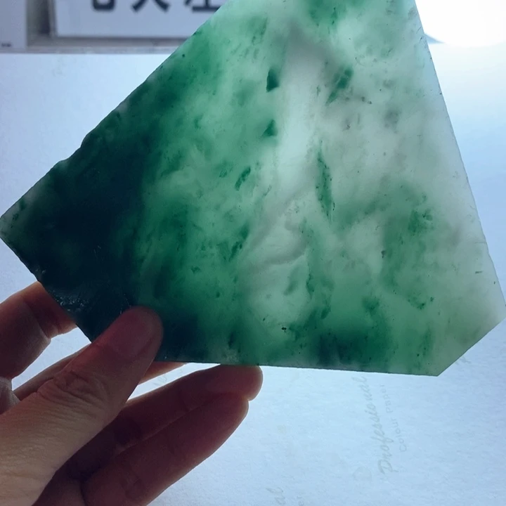 王***羚定制石英质玉（非洲翠）