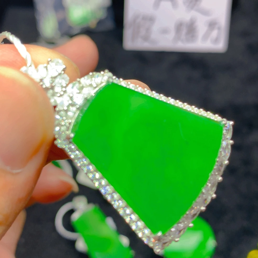 颈饰银S925镶嵌翡翠