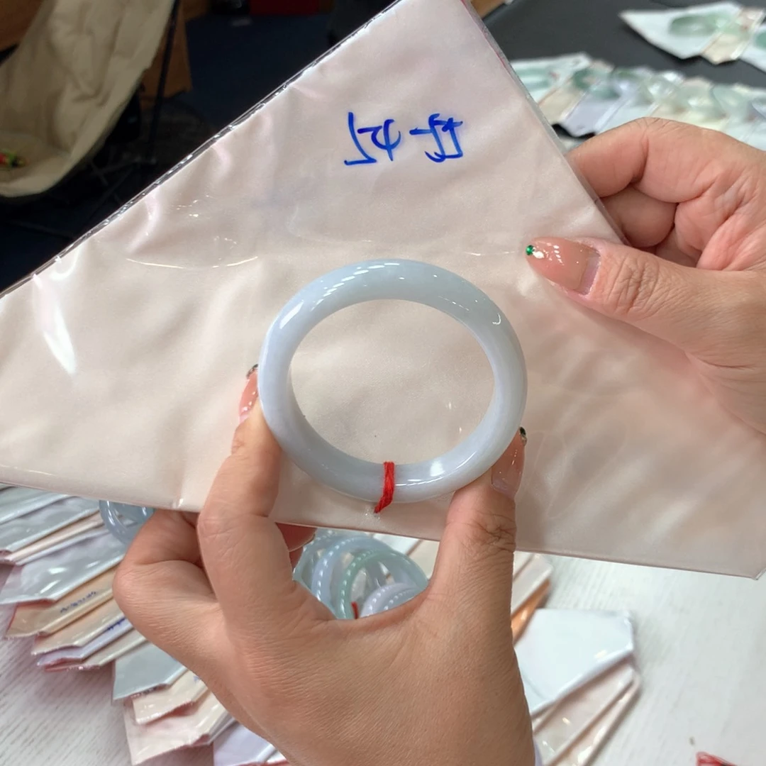 未镶嵌手镯翡翠48小时鉴赏