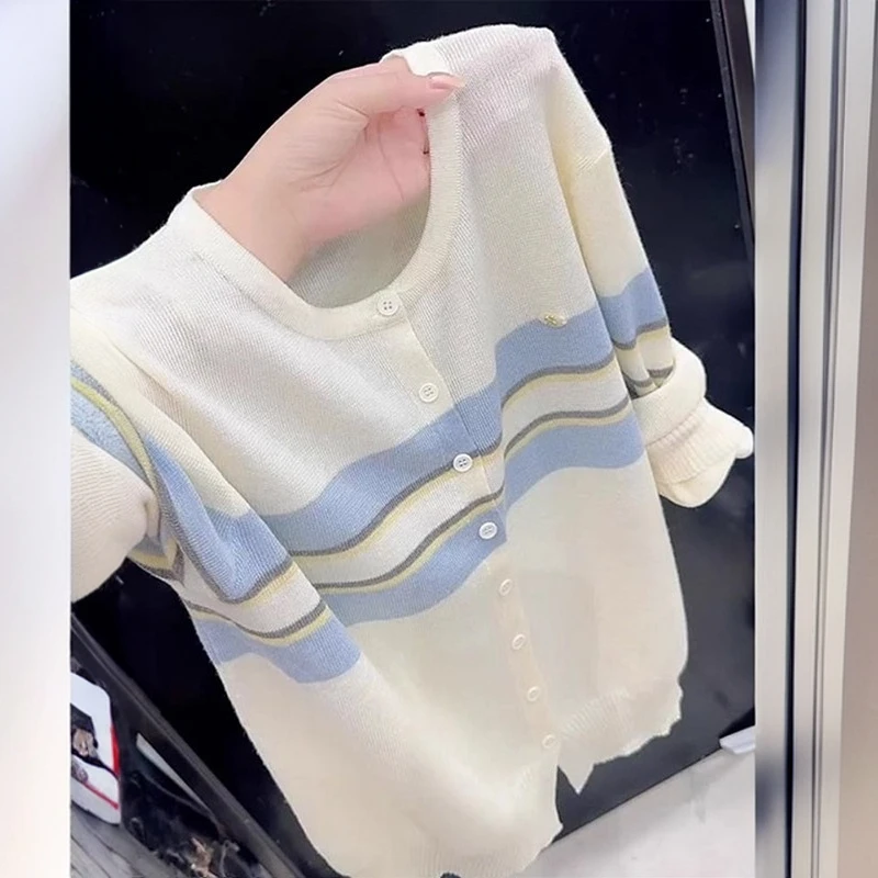 小众设计感洋气条纹针织开衫女秋季新款大码单排扣洋气减龄上衣