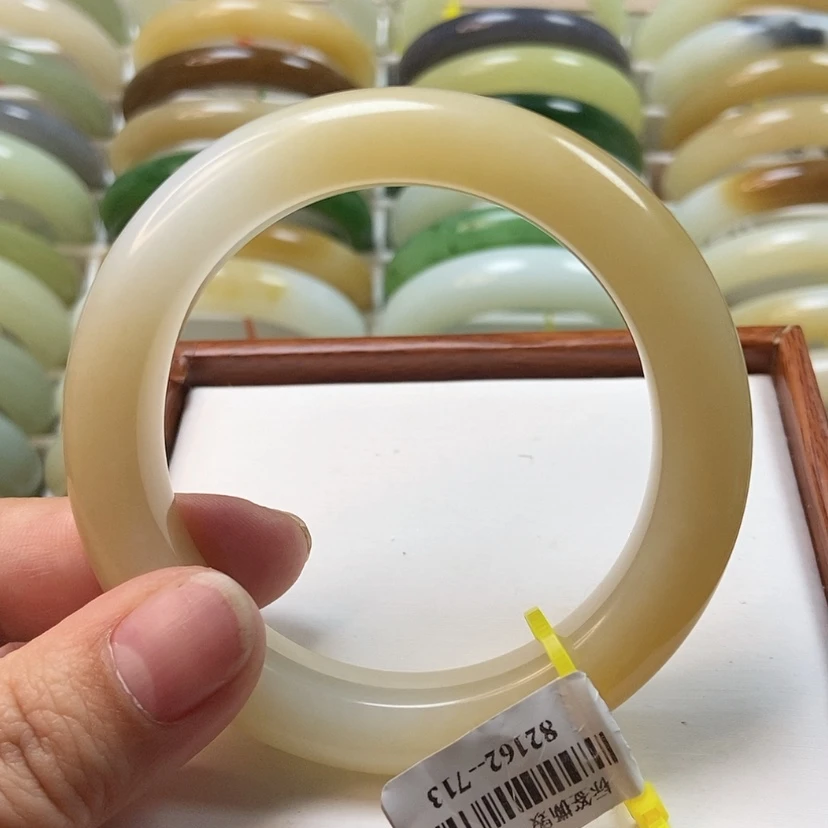 【闪购商品】和田玉手镯未镶嵌