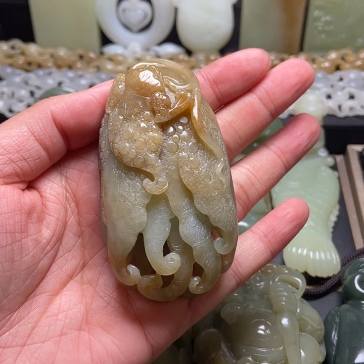 颈饰未镶嵌和田玉大*