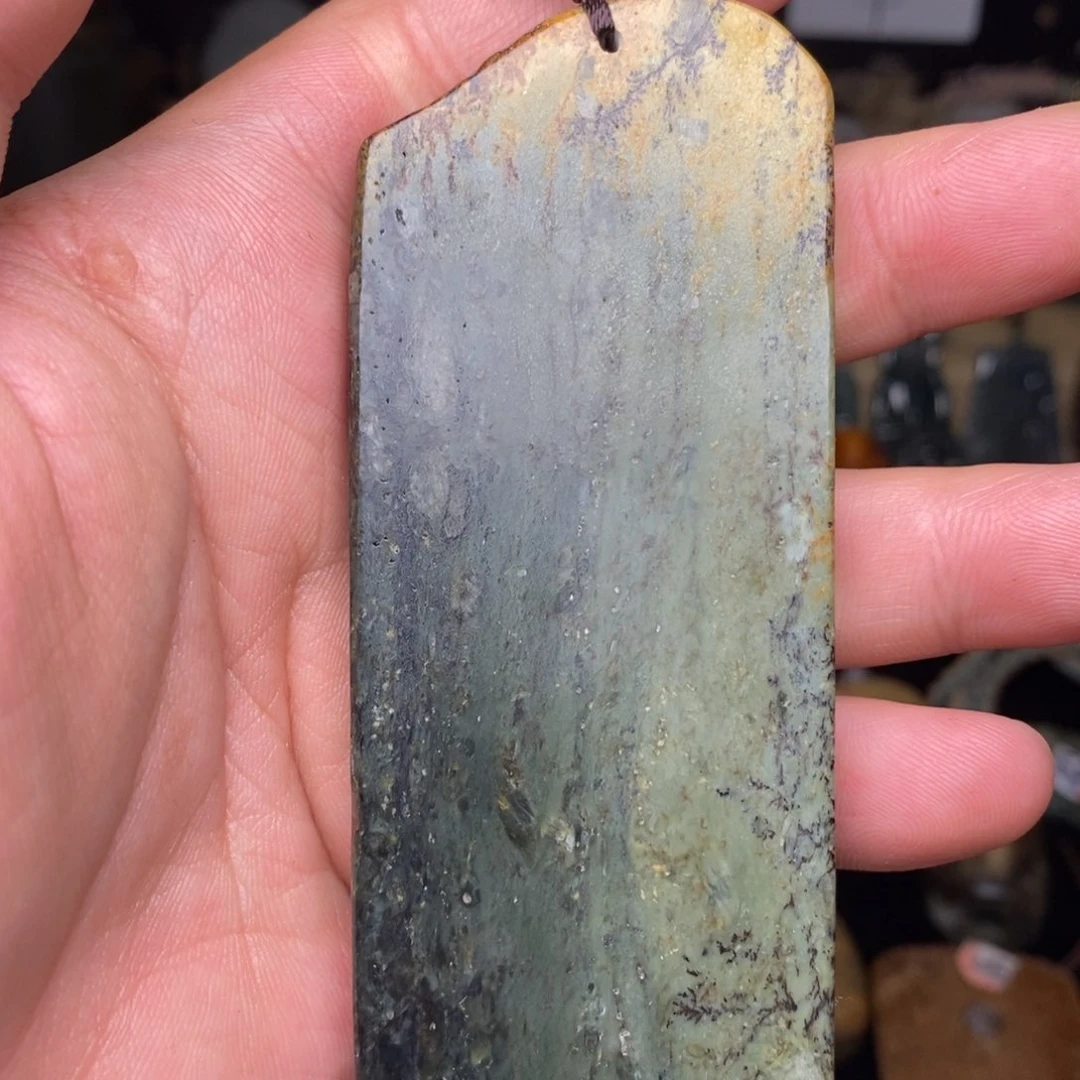 岫岩河磨玉（透闪石质玉）颈饰未镶嵌