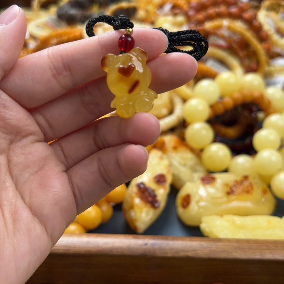 未镶嵌琥珀珠宝奇石