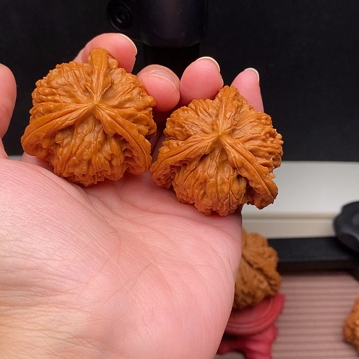 超***哥文玩核桃吊坠白奔