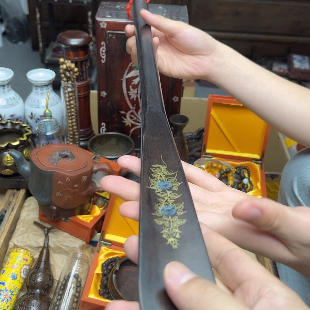 大叶紫檀（黑酸枝木类）