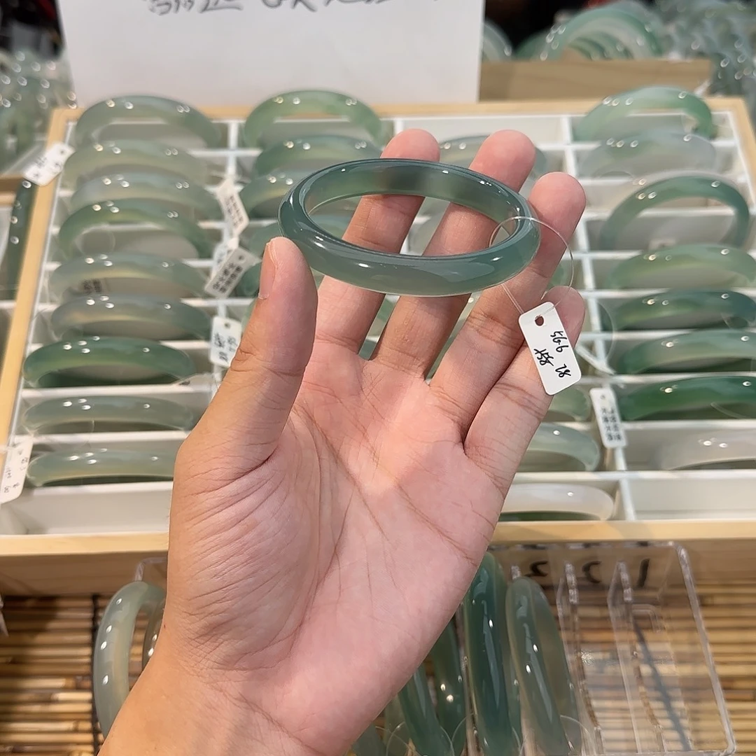 玛瑙/玉髓未镶嵌手镯圈口56.6