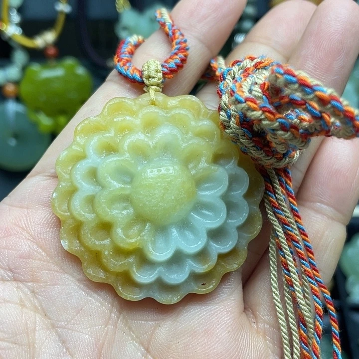 未镶嵌蛇纹石玉颈饰