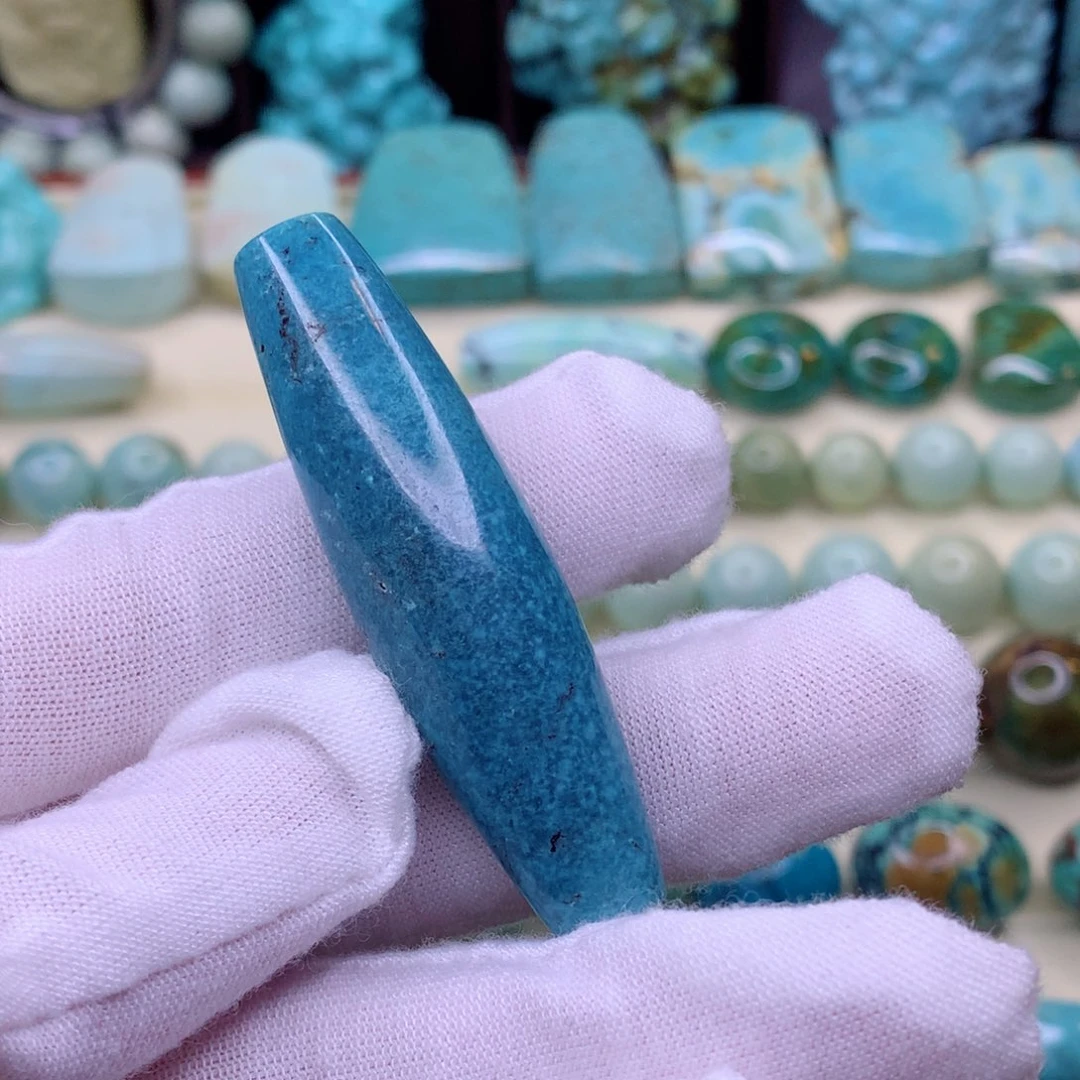 绿松石颈饰未镶嵌