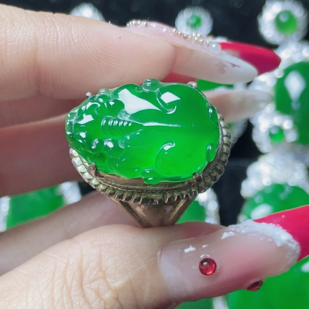 翡翠未镶嵌颈饰