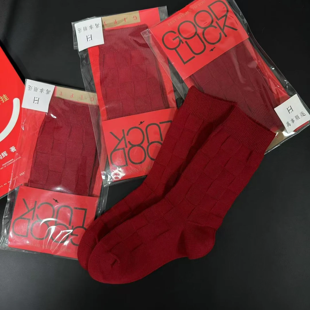 新年红袜子