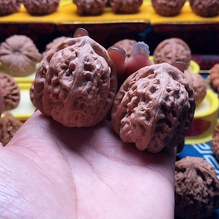 文玩核桃吊坠39红锦鲤