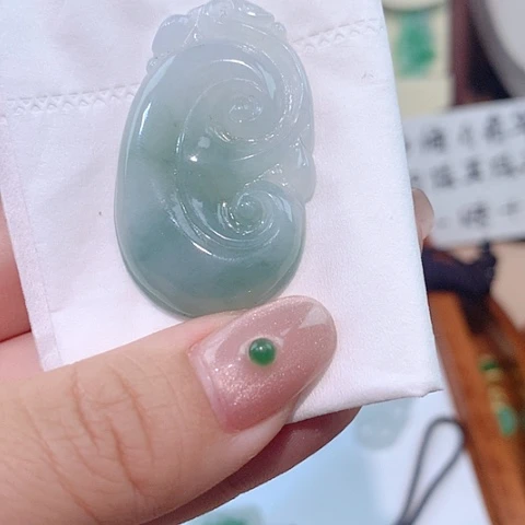 颈饰未镶嵌翡翠如意