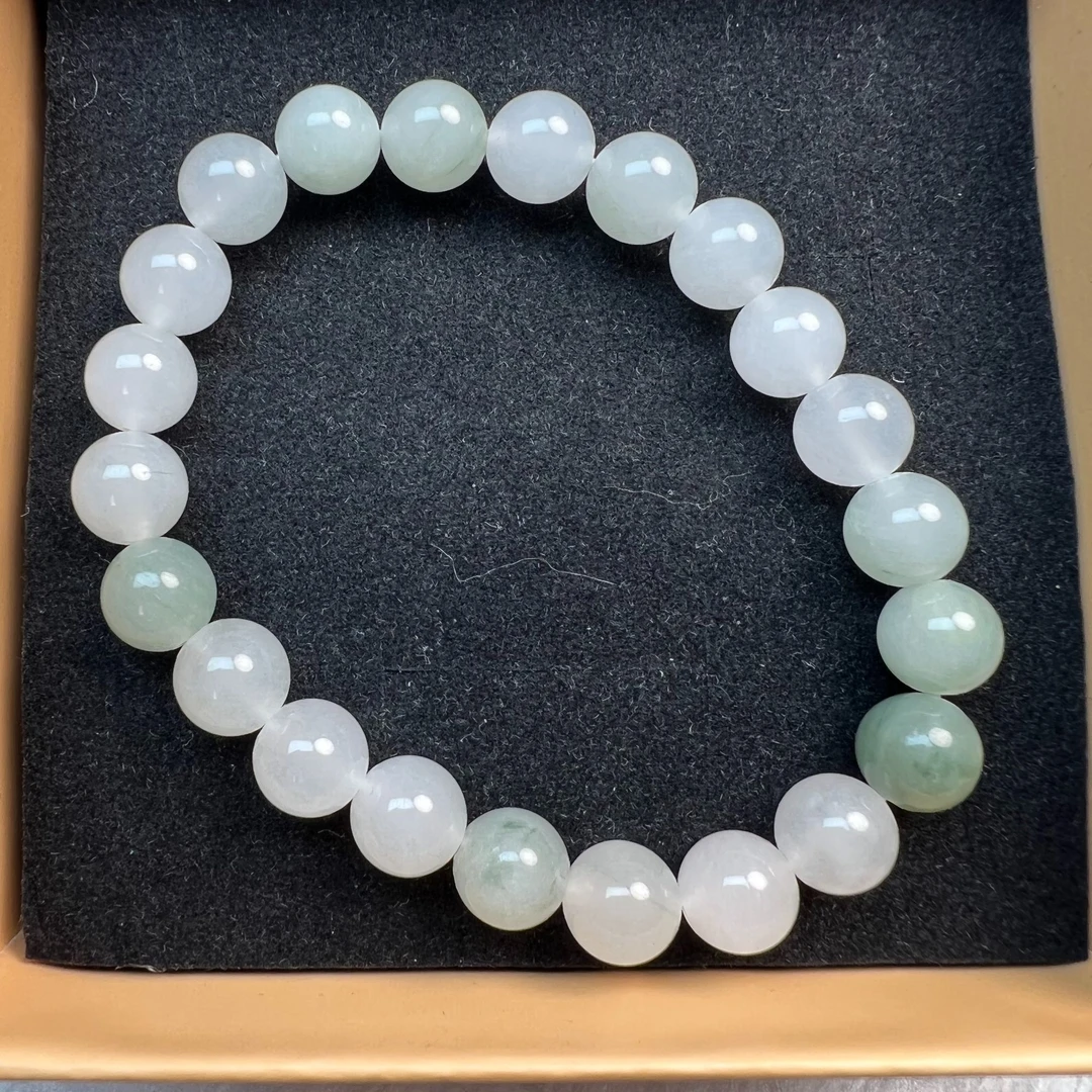 天山翠绿色圆珠手串