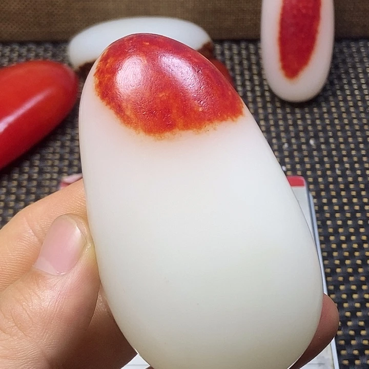 和田玉未镶嵌把件