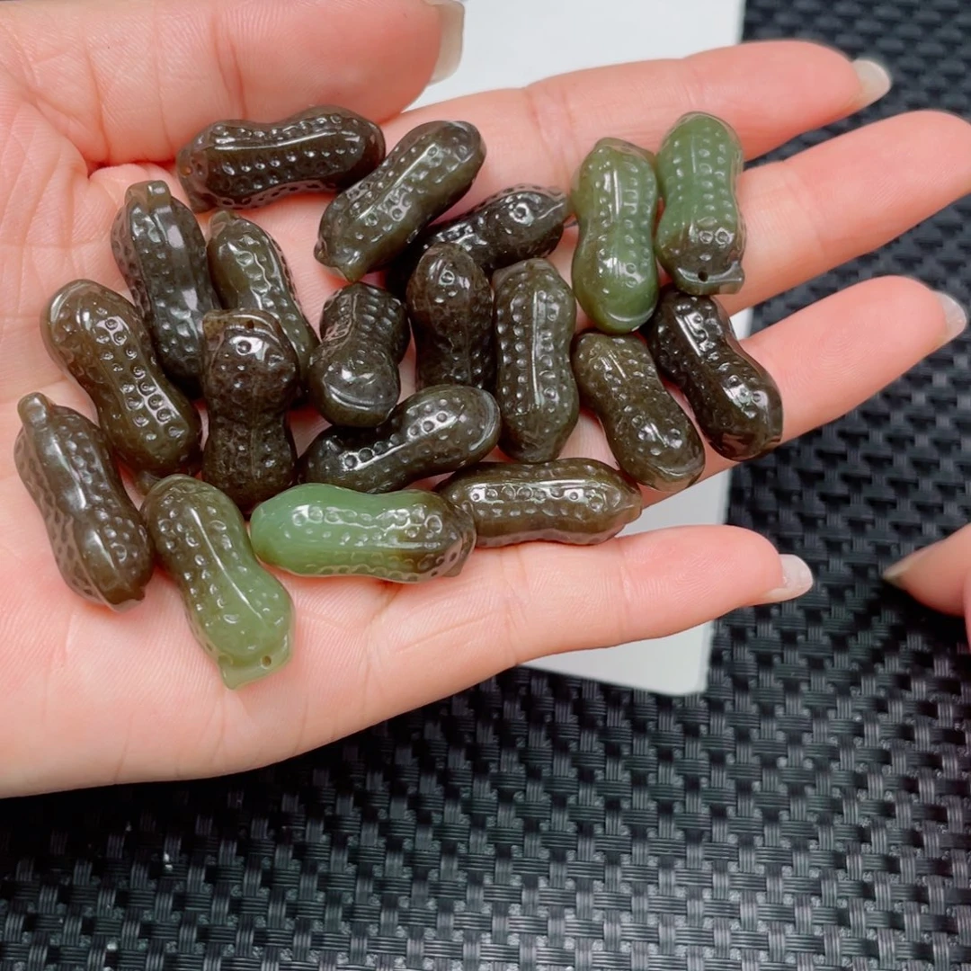 和田玉未镶嵌颈饰精品糖花生