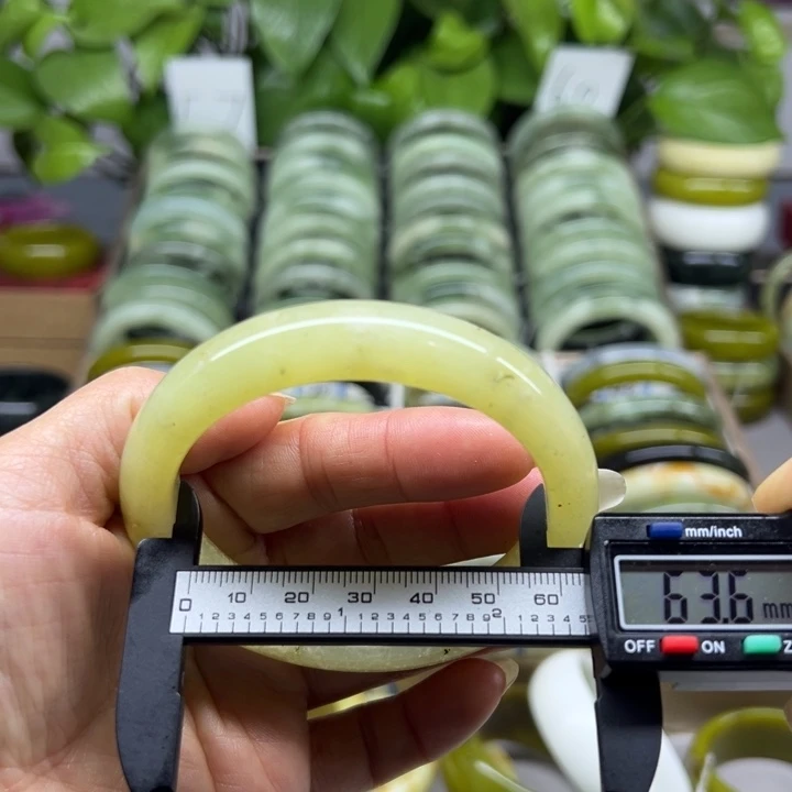 蛇纹石玉未镶嵌手镯28