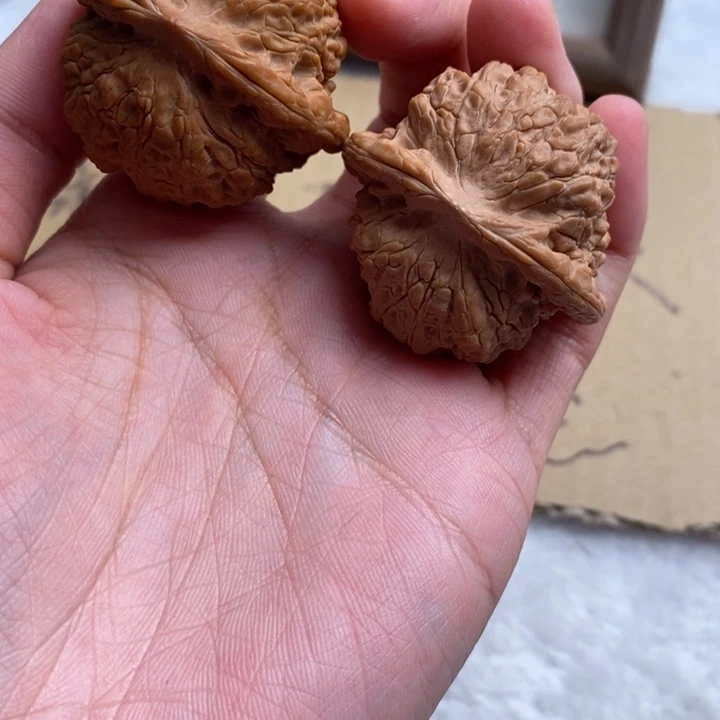 文玩核桃吊坠王*得血麒麟