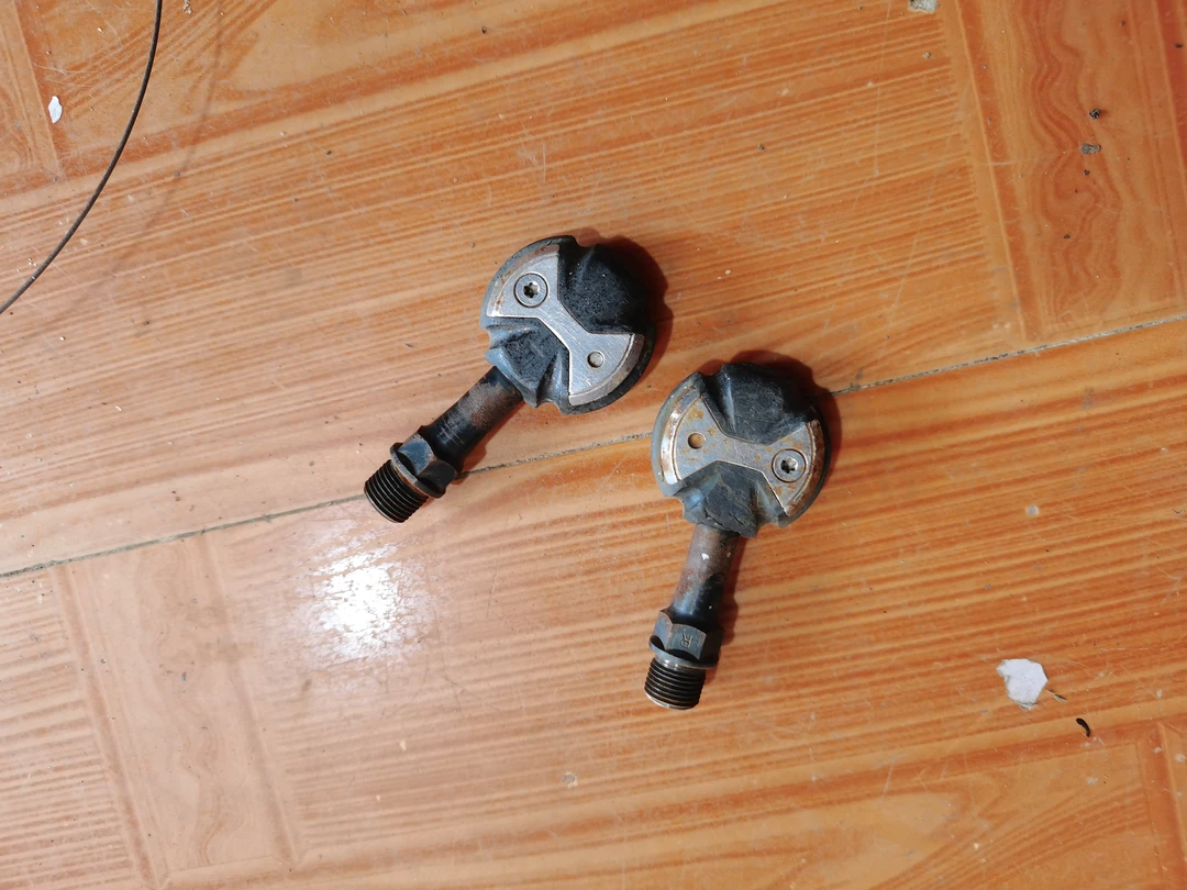 自行车棒棒糖锁踏脚踏一对功能正常珞钼钢轴心重量轻