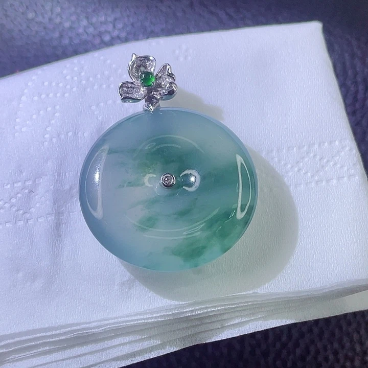 翡翠颈饰18K金镶嵌翡翠