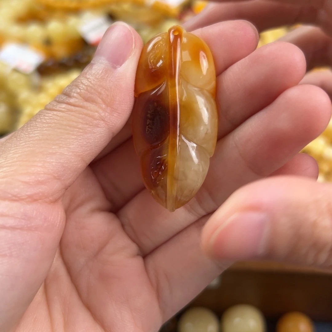 琥珀未镶嵌珠宝奇石