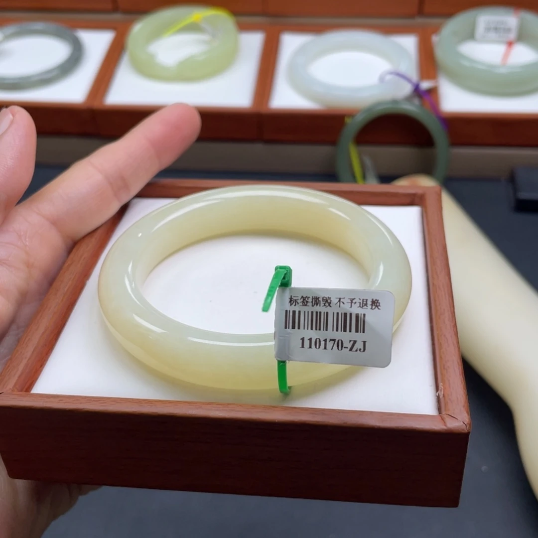 【闪购商品】未镶嵌手镯和田玉链接76暖黄57.3